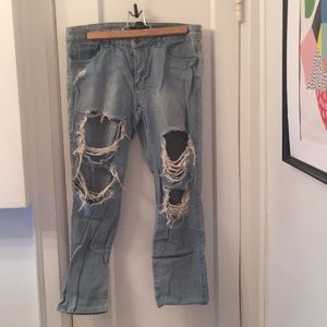 Distressed boyfriend jeans